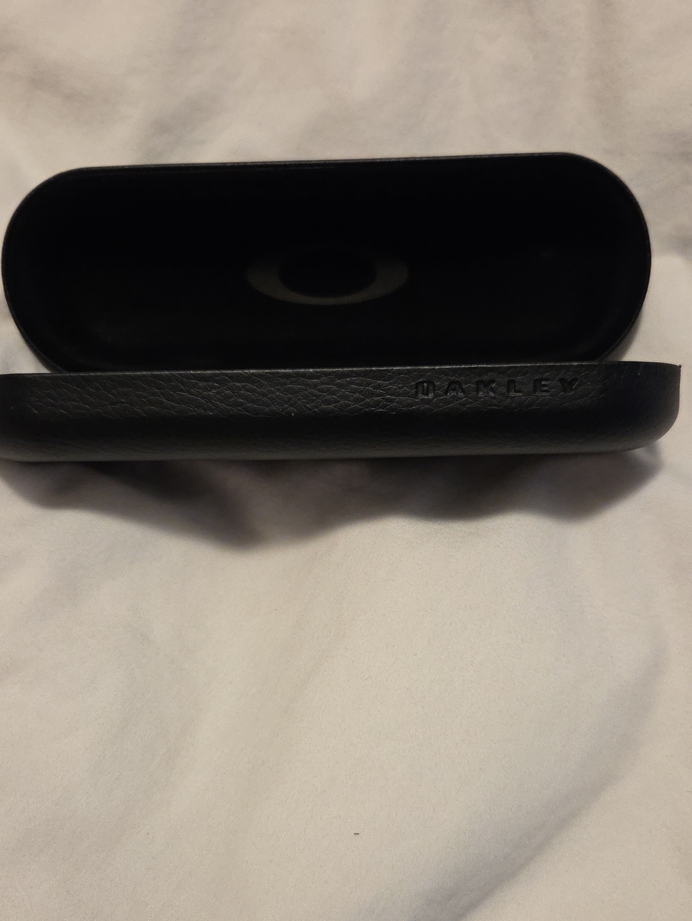 Oakley Black Textured Clamshell Sunglasses Case